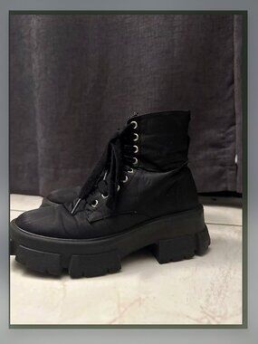 Steve Madden chunky black boots